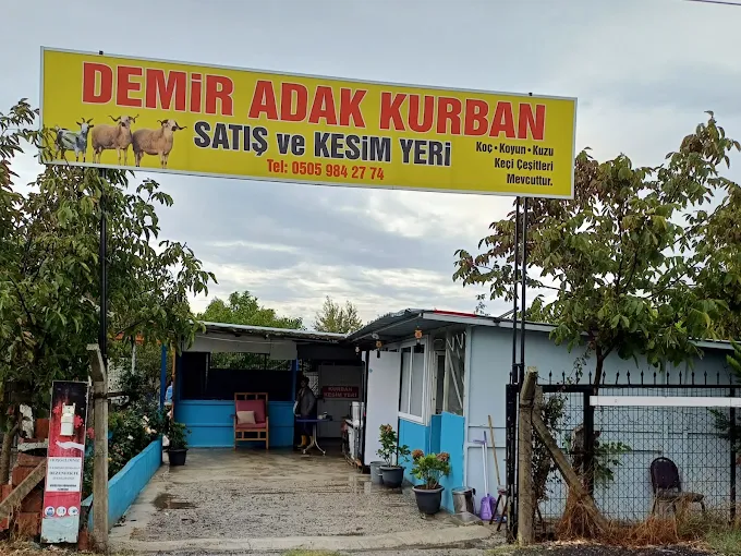 Demir Adak Kurban Satış ve Kesim Yeri giris tabelasi